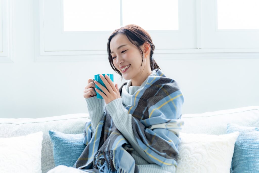 腰の負担が無くなり、くつろぐ女性